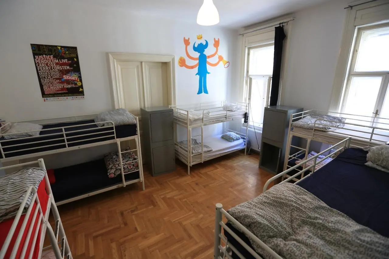 Meander Hostel Budapest